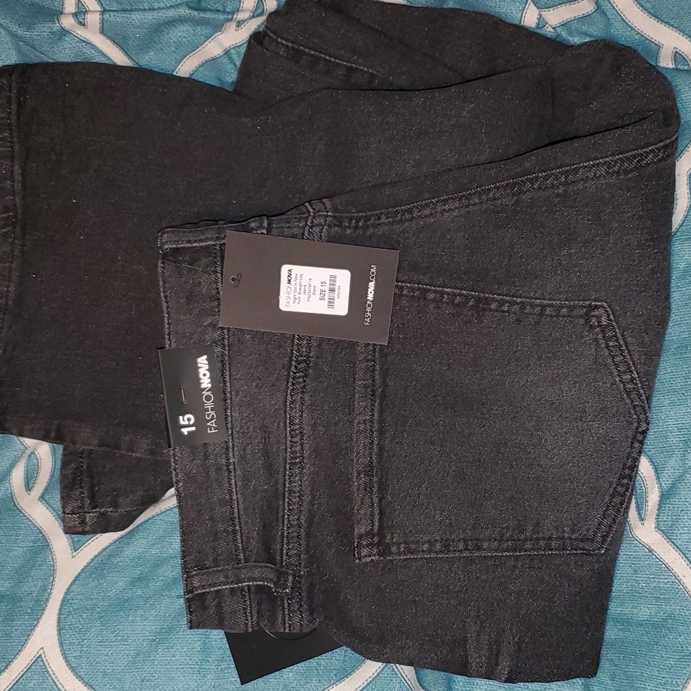 Straight legged Jeans